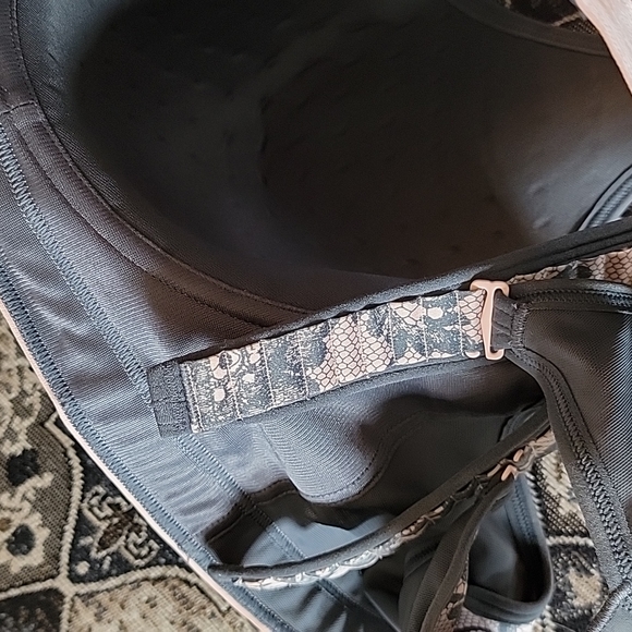 42DDD Sports Bra by Cacique - Picture 4 of 5